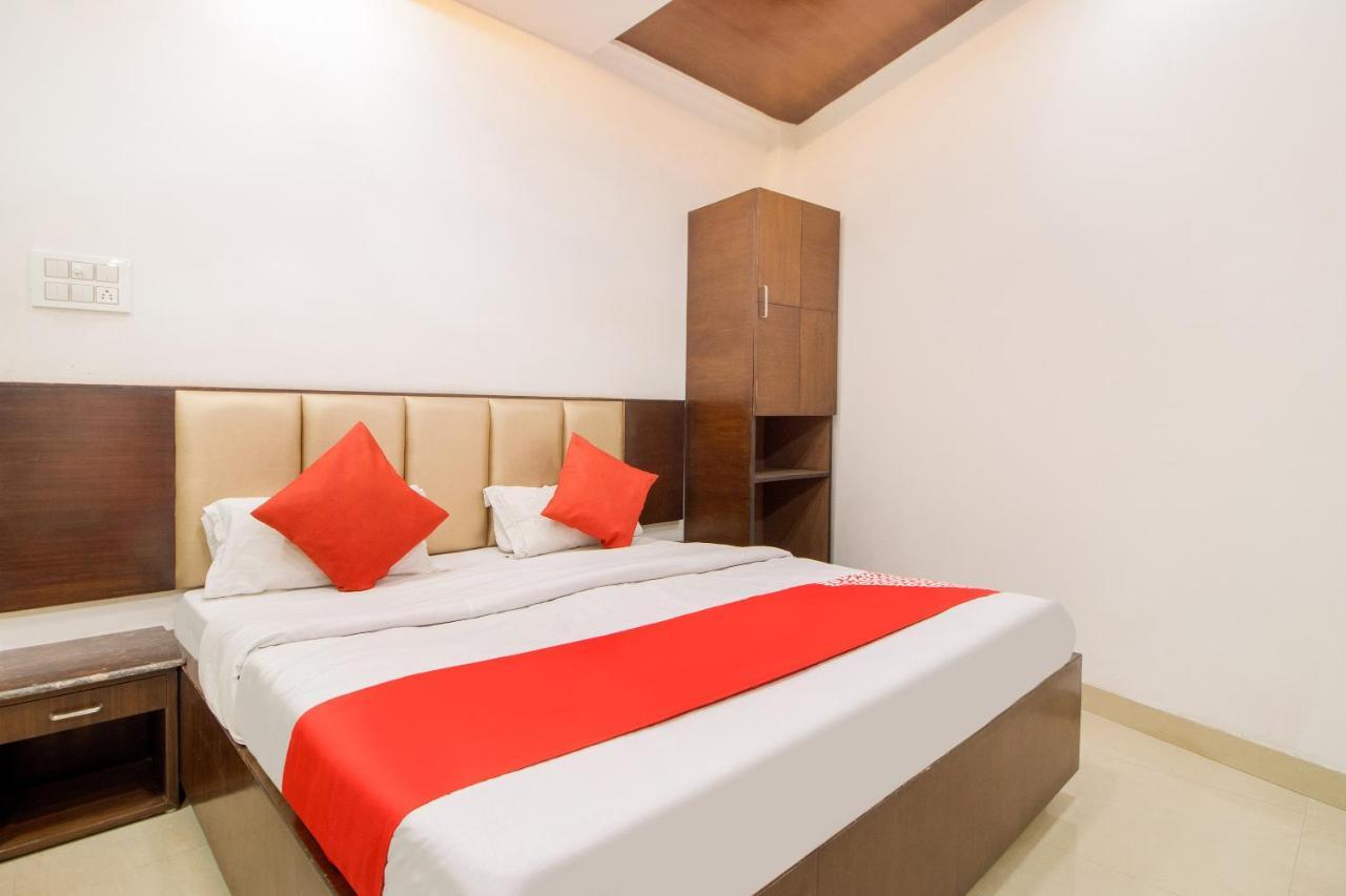 Oyo 48489 Adarsh Plaza Hotel Saharanpur Bagian luar foto