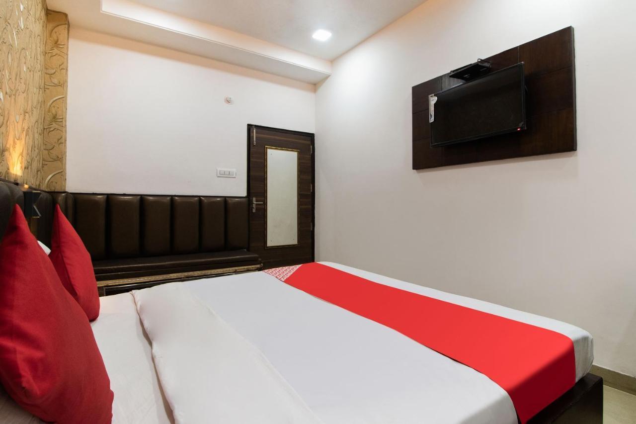 Oyo 48489 Adarsh Plaza Hotel Saharanpur Bagian luar foto