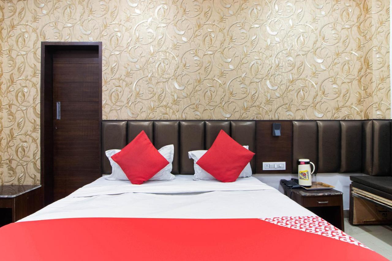 Oyo 48489 Adarsh Plaza Hotel Saharanpur Bagian luar foto