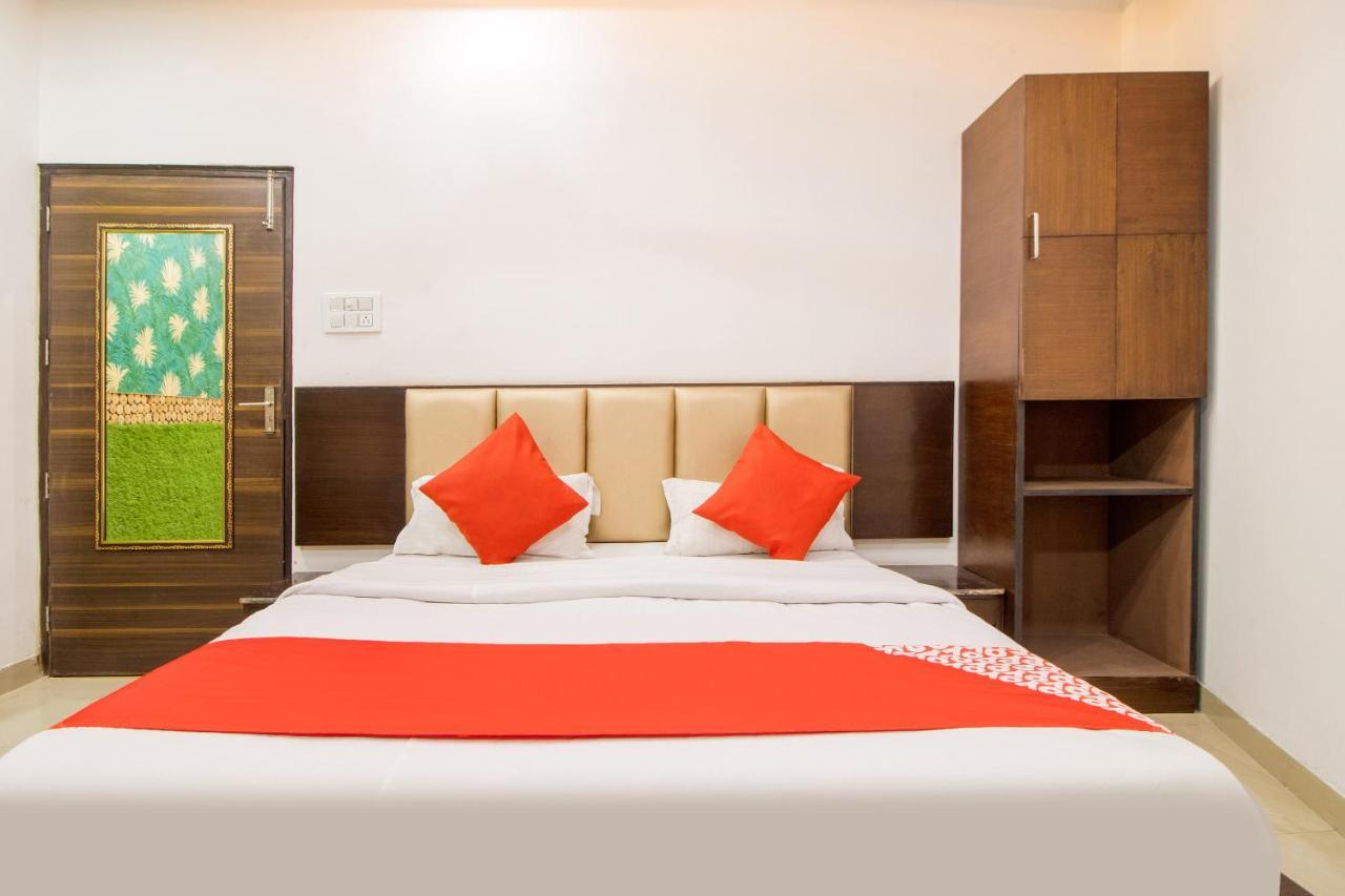 Oyo 48489 Adarsh Plaza Hotel Saharanpur Bagian luar foto